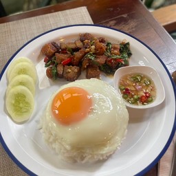 ข้าวกระเพราหมูกรอบ