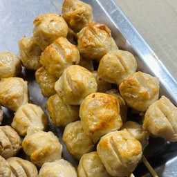 ลูกชิ้นปิ้งน้ำจิ้มรสเด็ดและเมนูข้าว by Katoon&Fah