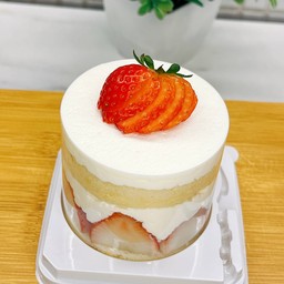 สตรอเบอร์รี่เค้ก (Strawberry Cake)