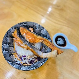 ข้าวหน้าปลาแซลมอลย่าง