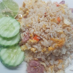 ข้าวผัดแหนม