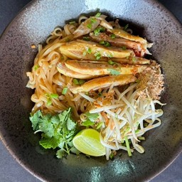 เฝอแห้งกับไก่ฮานอย