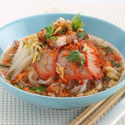 ก๋วยเตี๋ยวต้มยำหมูแดง+ลูกชิ้น