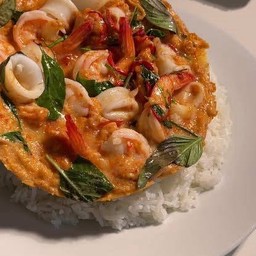 ห่อหมกทะเลไข่ข้น ราดข้าว