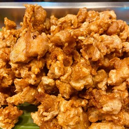 ข้าวเหนียวเนื้อไก่ทอด