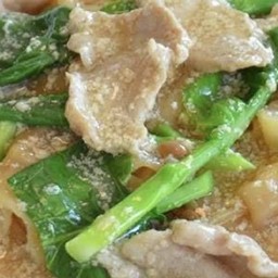 ราดหน้าเส้นใหญ่  พิเศษ