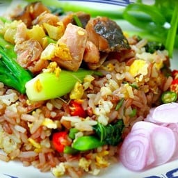 ข้าวผัดปลาเค็ม