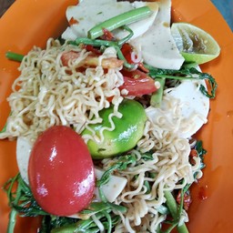 ตำมาม่าหมูยอตีนไก่ปลาร้า