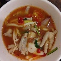 ต้มยำโป๊ะแตกตีนไก่