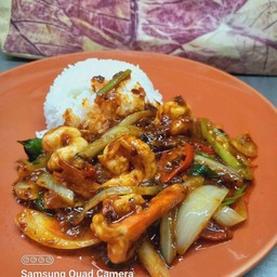 ข้าวราดผัดพริกเผากุ้ง