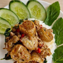 ข้าวผัดกระเพราจ๊อปู