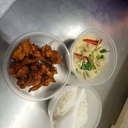 ข้าว+เขียวหวานไก่+หมูทอดกระเทียม