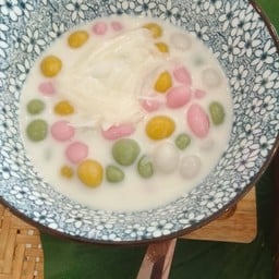 บัวลอยมะพร้าวอ่อน