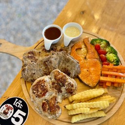 สเต็กแซลมอล+เนื้อสันนอก+ไก่+หมู