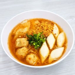 ก๋วยเตี๋ยวต้มยำ ลูกชิ้นปลา
