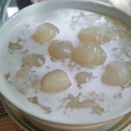ข้าวเหนียวเปียกลำใย