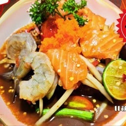 ตำแซลมอนกุ้งสดปูปลาร้า
