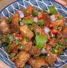 น้ำตกหมูกรอบ