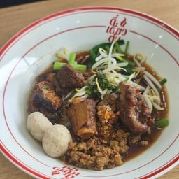 ก๋วยเตี๋ยวหมูตุ๋น+ซี่โครงหมูุตุ๋นน้ำผึ้ง