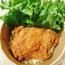 ข้าวไก่ทอด M plus chicken