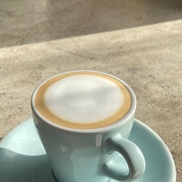 พิคโคโล่ลาเต้ร้อน Hot Piccolo latte