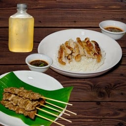 Angry ข้าวย่างแจ่ว + ชุดย่างแจ่ว 5 ไม้ + น้ำสมุนไพร