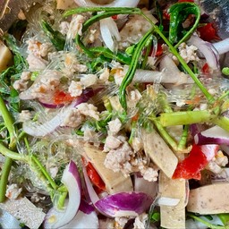 ยำวุ้นเส้นหมูสับหมูยอ