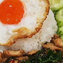 กะเพราผัดแห้ง Infinity ปทุมพร