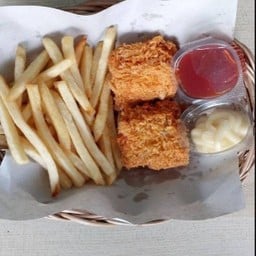 เฟรนส์ฟรายส์+ไก่ชีส 2 ชิ้น