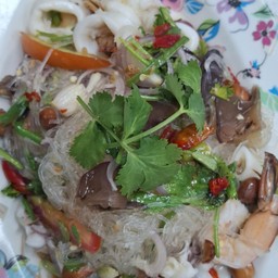 ยำวุ้นเส้นทะเล