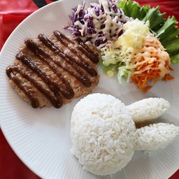 ข้าวสเต็กเนื้อบด