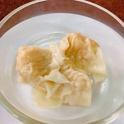 เกี๊ยวกุ้ง ลวก 3 ตัว