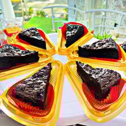 บราวนี่ เนื้อหนึบ ฟัดจ์ (ช็อกชิพ)