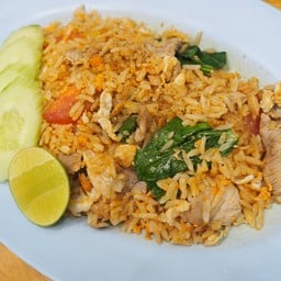 ข้าวผัดหมู
