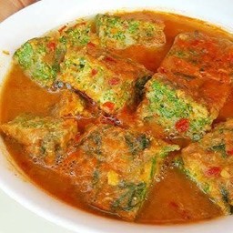 แกงส้มไข่ชะอม