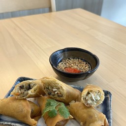 ปอเปี๊ยะ (L)