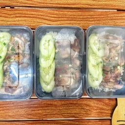 ข้าวหน้าเนื้อสัตว์ย่างจิ้มแจ่ว เพิ่มสิน