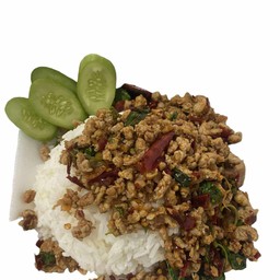 กระเพราหมูสับ (พริกแห้ง)