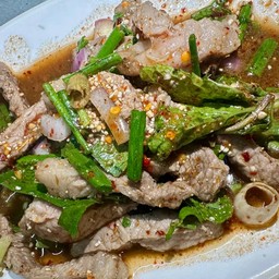 น้ำตกเนื้อ