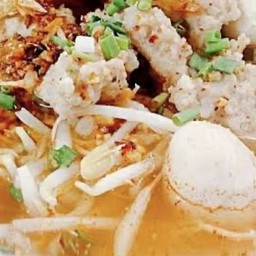 เส้นเล็ก  ต้มยำ