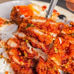 ข้าวหมูสามชั้นทอด+หมูสันนอกทอด