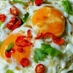 ข้าวไข่ดาวพริกสด