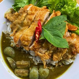ข้าวไก่กรอบแกงเขียวหวาน