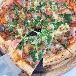 พิซซ่าโปรตีนคอมโบ