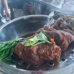 ก๋วยเตี๋ยวเรือนายพีม&ข้าวขาหมู