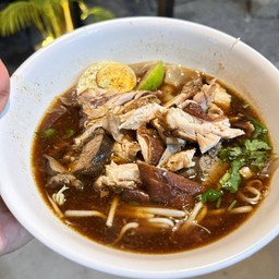 ก๋วยจั๊บไก่