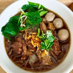 ก๋วยเตี๋ยวเนื้อ