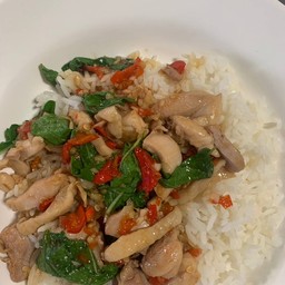 ข้าวราดกะเพราไก่