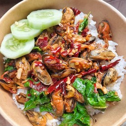 ข้าวกะเพราหอยแมลงภู่