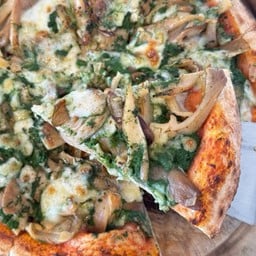 พิซซ่าเห็ดนางฟ้าไข่ผำ